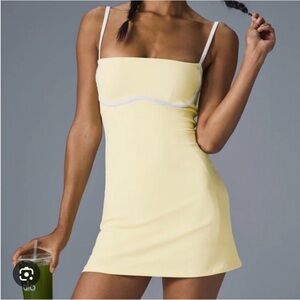 Alo Airbrush Streamlined Dress - Yellow Medium